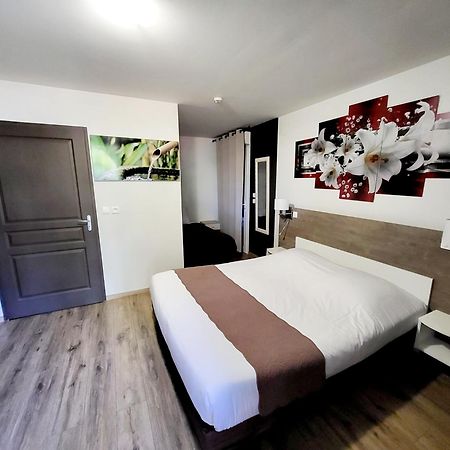 Auberge Des Lacs Bleus Clérac Esterno foto
