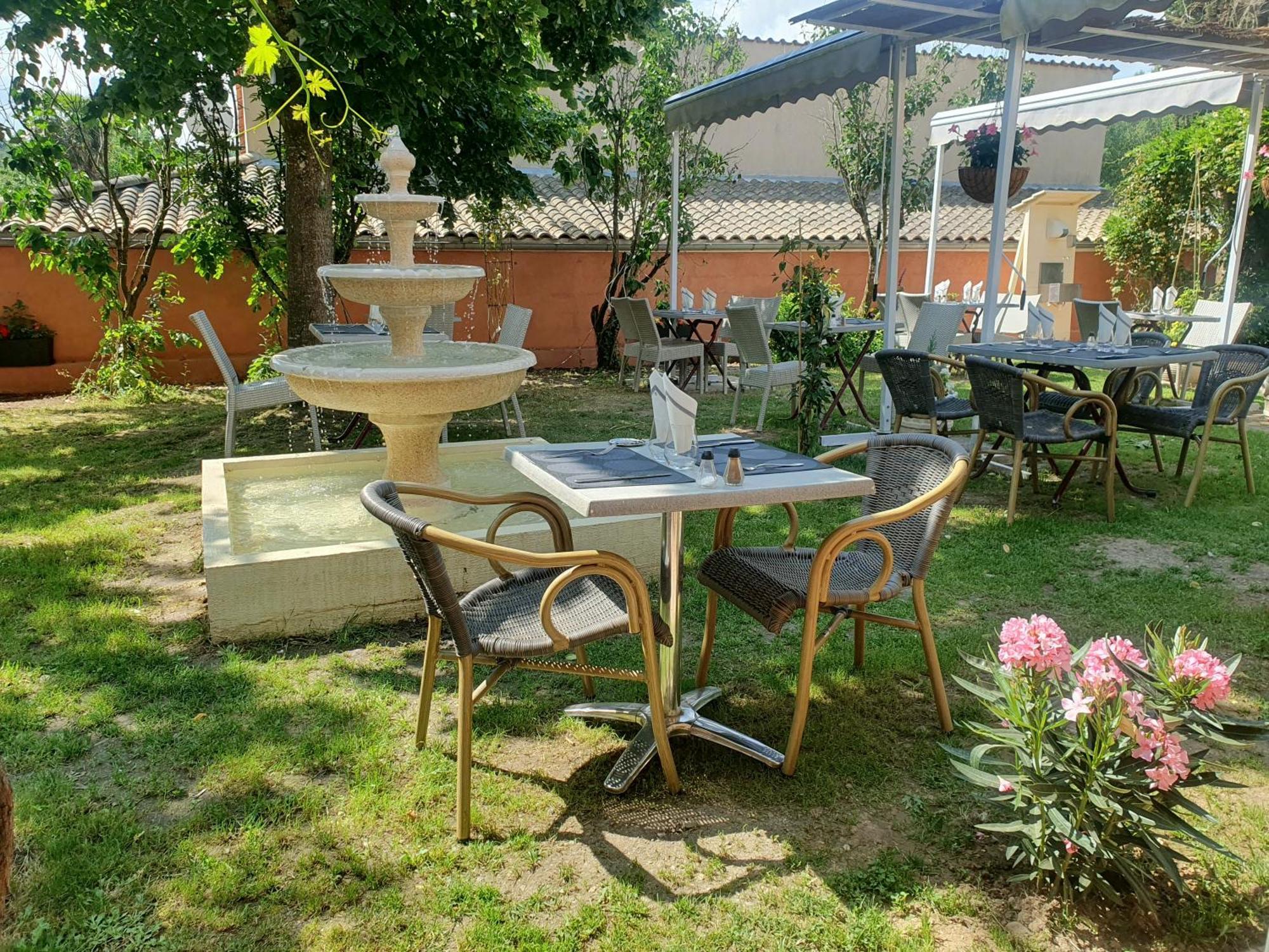 Auberge Des Lacs Bleus Clérac Esterno foto