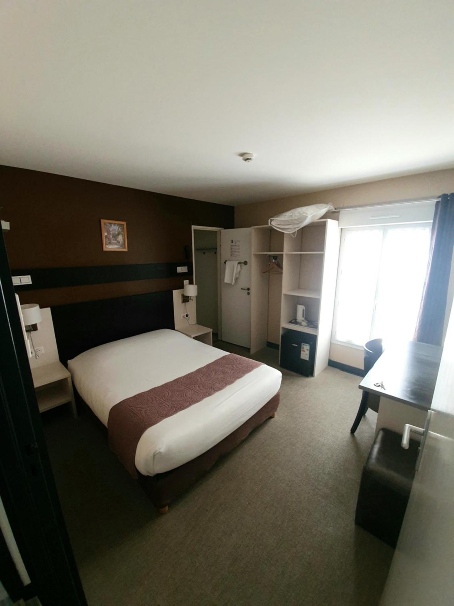 Auberge Des Lacs Bleus Clérac Esterno foto