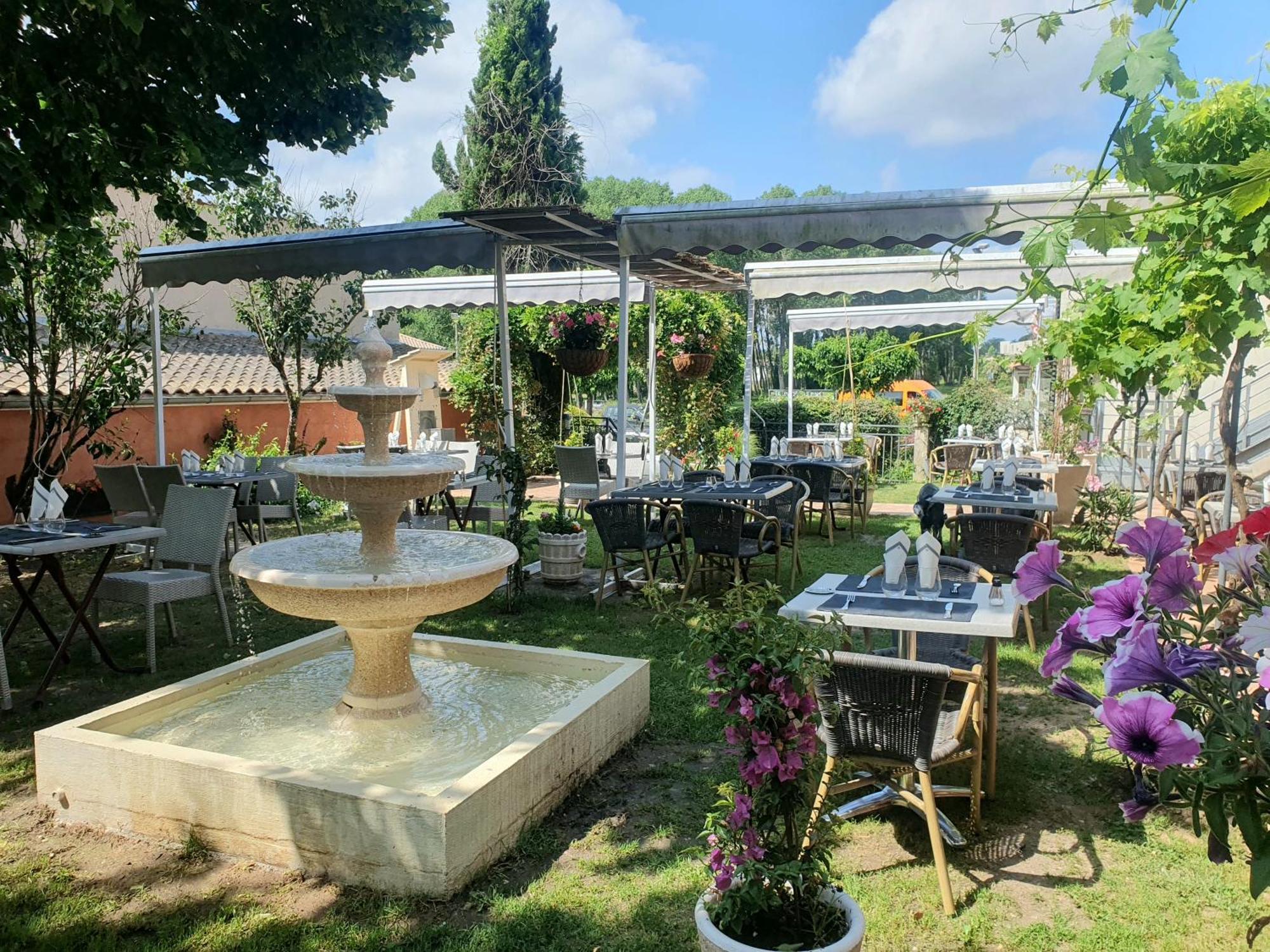 Auberge Des Lacs Bleus Clérac Esterno foto